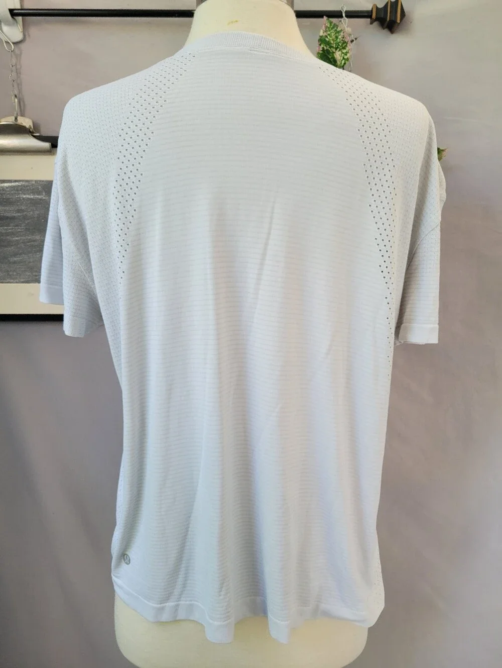 Lululemon Side Perforated Mesh Short Sleeve Crew Neck Tee Gray 12